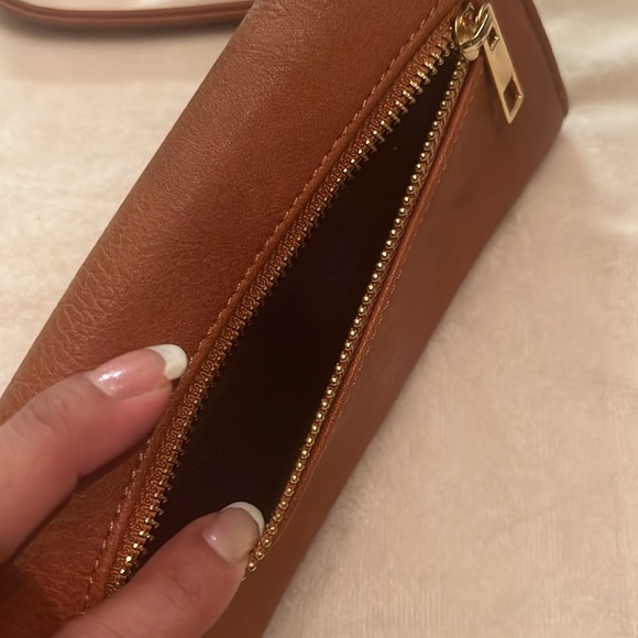 NWOT Mia K wristlet - Picture 5 of 5
